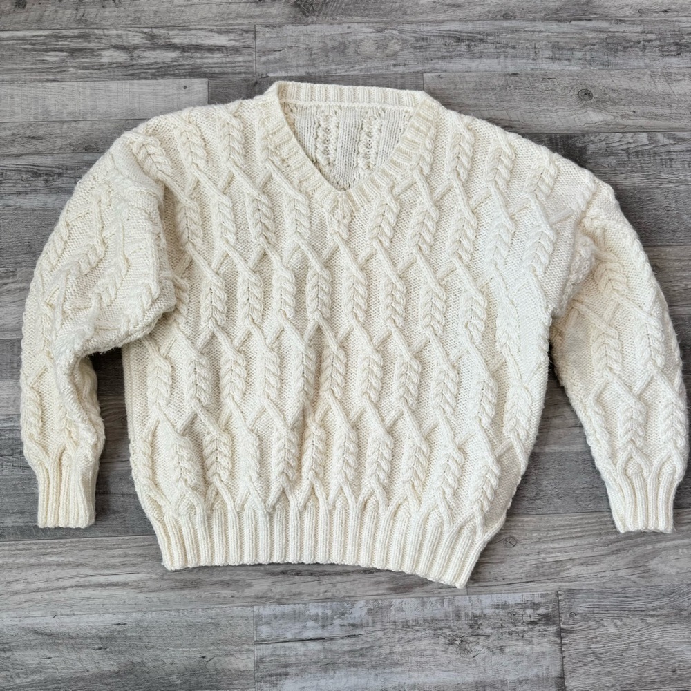 Handmade ivory cable knit sweater fits women’s large beautiful craftsmanship